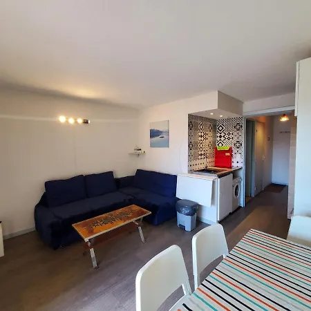 T2 Climatise Dans Avec Piscine, A Pied Apartment *