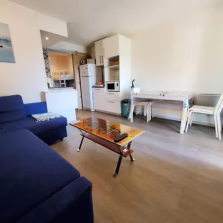 Apartment T2 Climatise Dans Avec Piscine, A Pied *
