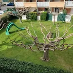 Appartement T2 Climatise Dans Avec Piscine, A Pied