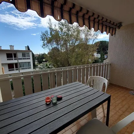 Appartement T2 Climatise Dans Avec Piscine, A Pied