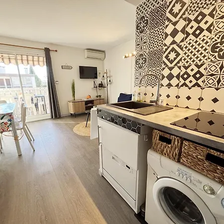Appartement T2 Climatise Dans Avec Piscine, A Pied